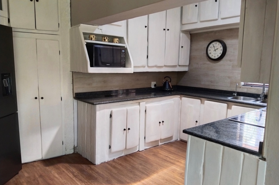 2 Bedroom Property for Sale in Mount Amanzi North West